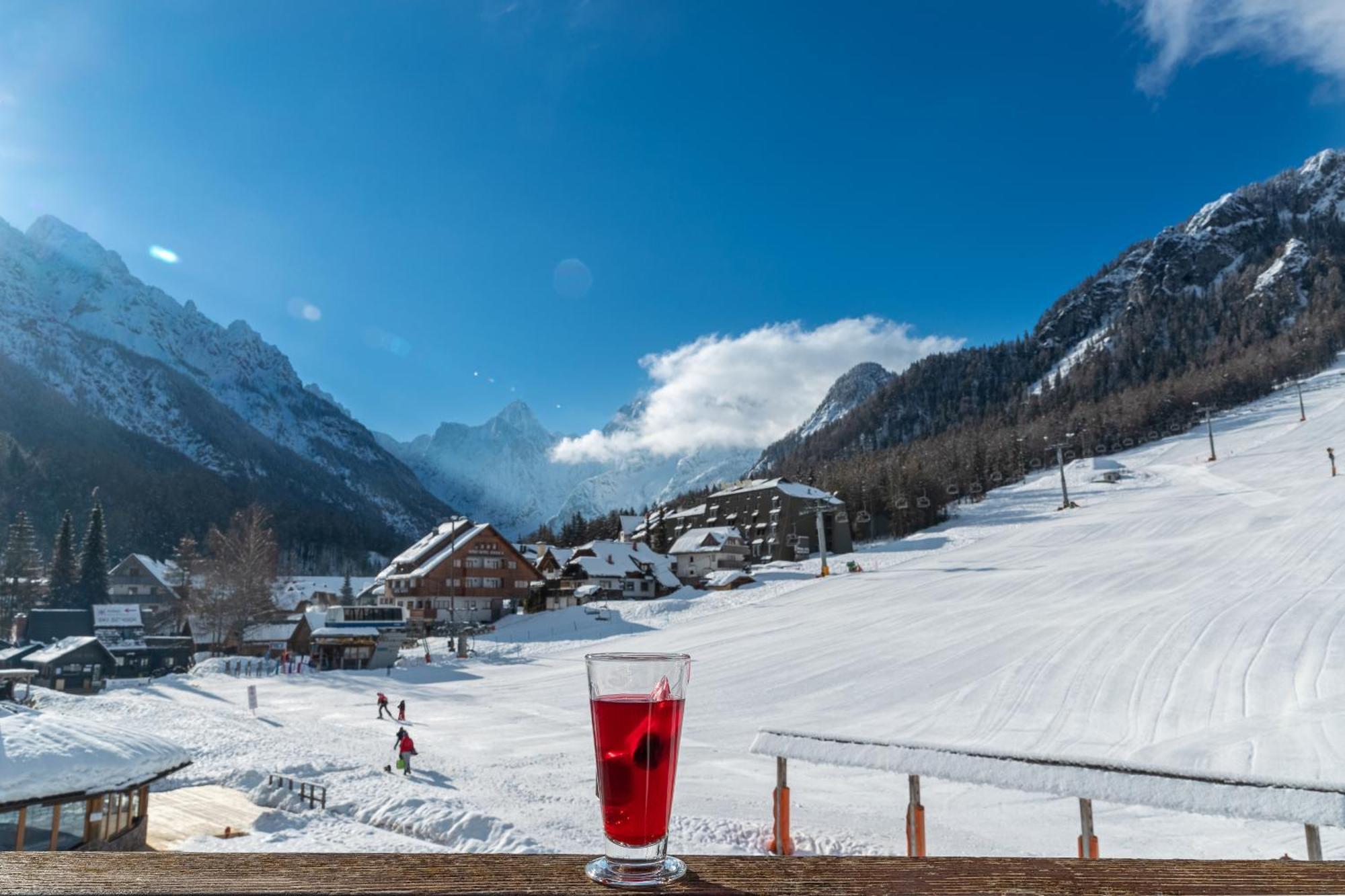 Ramada Resort Kranjska Gora Buitenkant foto