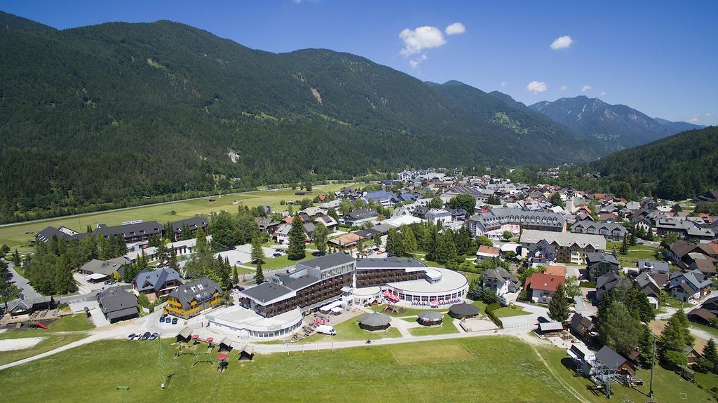 Ramada Resort Kranjska Gora Buitenkant foto