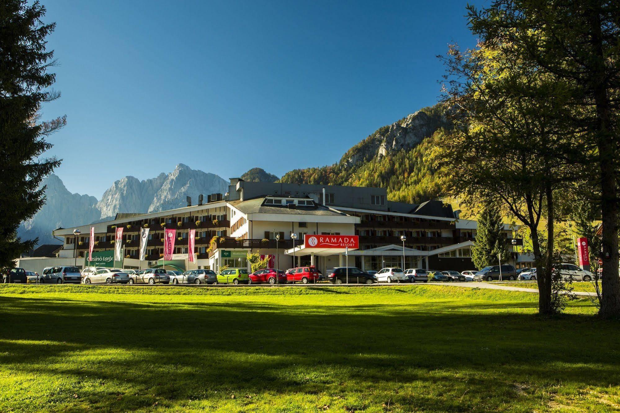 Ramada Resort Kranjska Gora Buitenkant foto